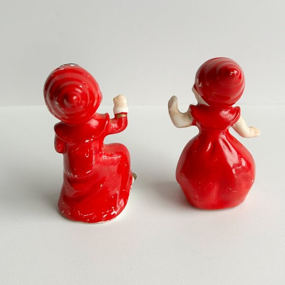 Vintage Asian Oriental Girls Salt & Pepper Shakers Japan - Picture 2 of 3